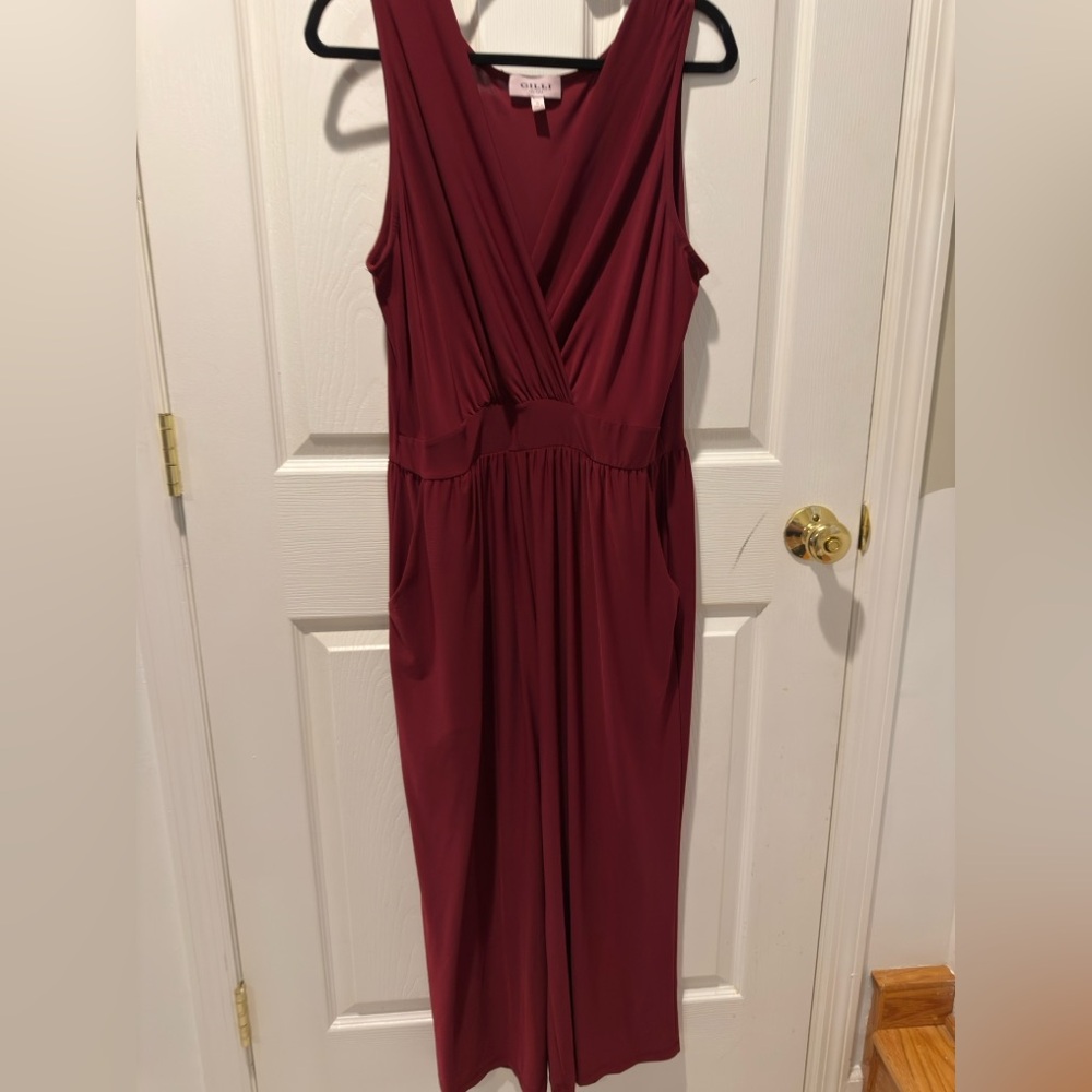 Elegant Burgundy Sleeveless Jumpsuit